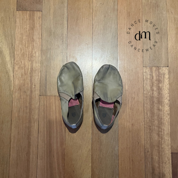 Pre-loved MDM leather | jazz shoes | size 5.5W