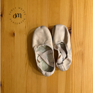 Pre-loved Capezio leather ballet shoes | Good condition | Size 13 M (child)