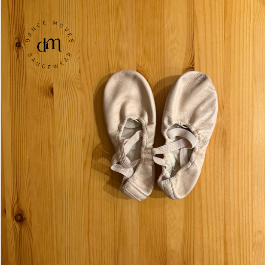 Pre-loved Capezio leather ballet shoes | Good condition | Size 1.5M (child)