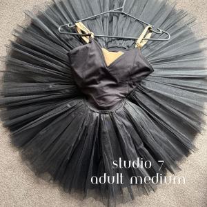 Pre-loved studio 7 leotard and tutu | Excellent condition | Size adult med